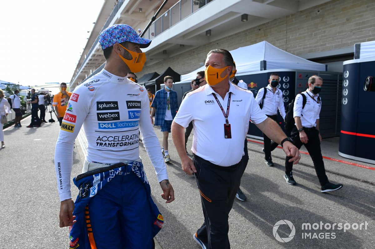 Daniel Ricciardo, McLaren, Zak Brown, CEO, McLaren Racing