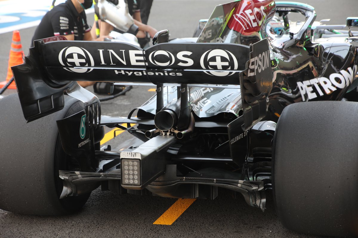 Mercedes W12: Diffusor