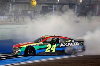 Race winner William Byron, Hendrick Motorsports, Chevrolet Camaro Axalta celebrates his win