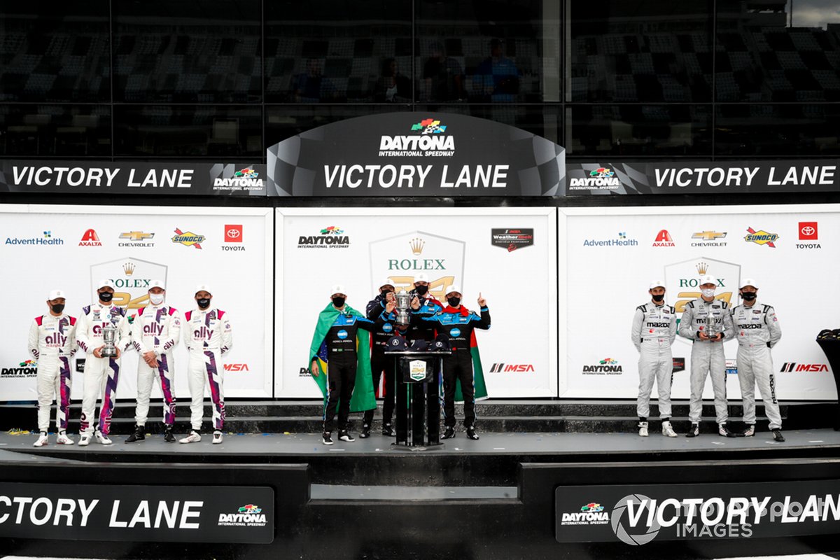 Podium: #10 Wayne Taylor Racing Acura ARX-05 Acura DPi: Ricky Taylor, Filipe Albuquerque, Alexander Rossi, Helio Castroneves, #48 Action Express Racing Cadillac DPi: Jimmie Johnson, Kamui Kobayashi, Simon Pagenaud, Mike Rockenfeller, #55 Mazda Motorsports Mazda DPi: Oliver Jarvis, Jonathan Bomarito, Harry Tincknell