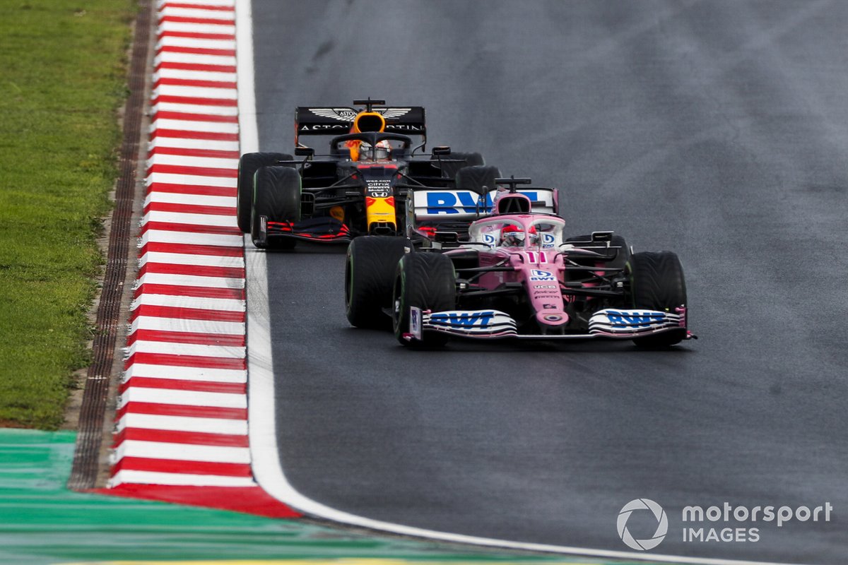 Sergio Perez, Racing Point RP20, precede, Max Verstappen, Red Bull Racing RB16
