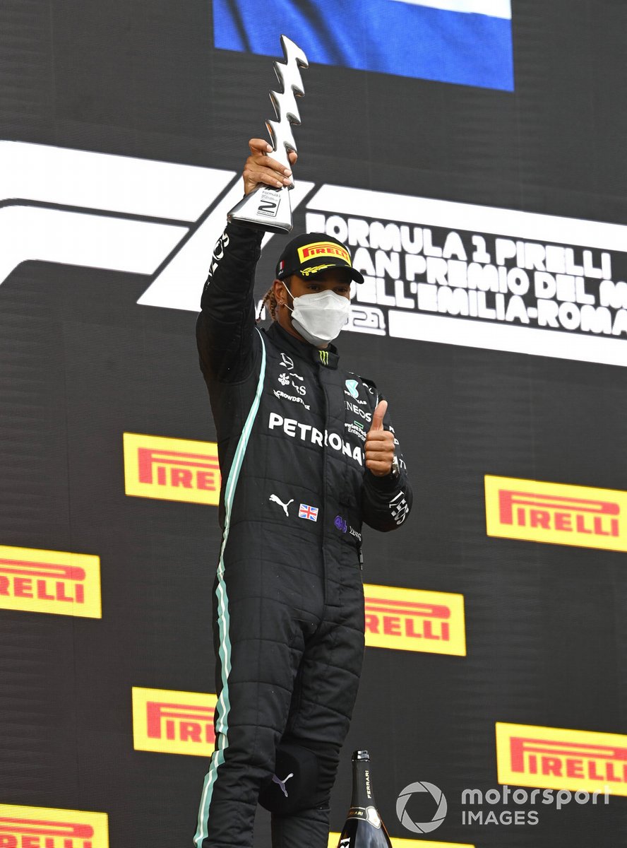Lewis Hamilton, Mercedes festeggia sul podio