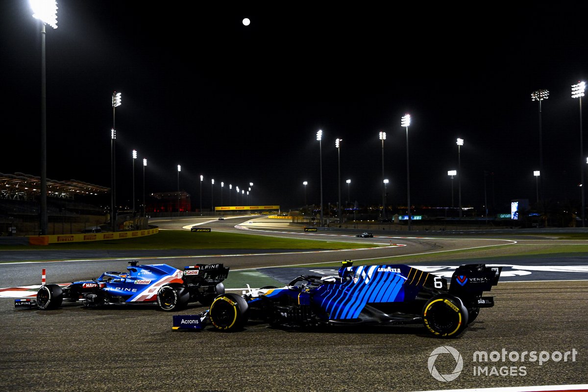 Fernando Alonso, Alpine A521, Nicholas Latifi, Williams FW43B