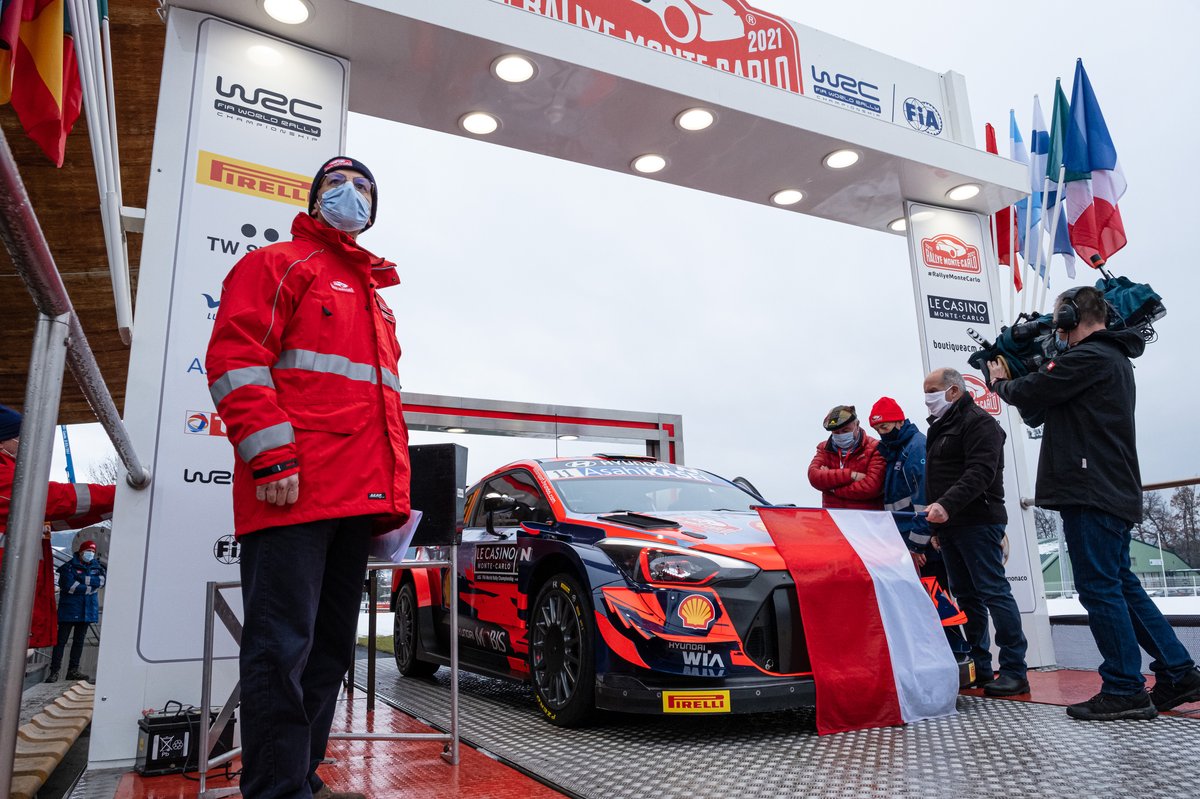 Thierry Neuville, Martijn Wydaeghe, Hyundai Motorsport Hyundai i20 Coupe WRC memulai Reli Monte Carlo