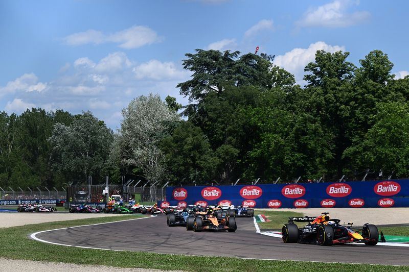 Max Verstappen, Red Bull Racing, Oscar Piastri, McLaren