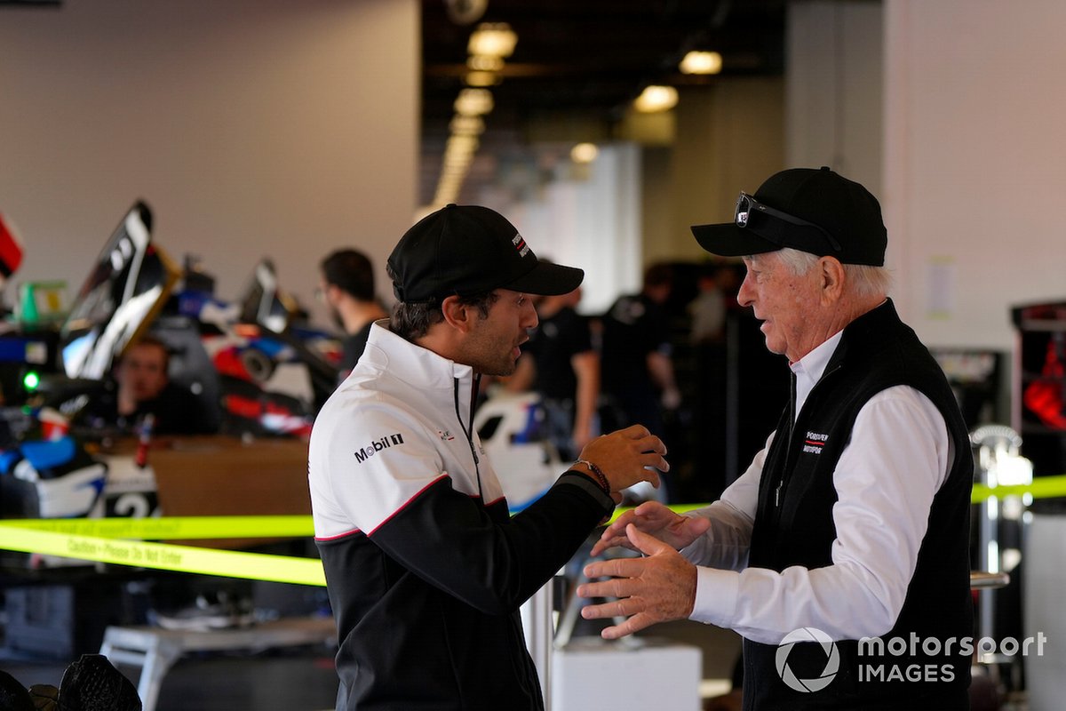 #963 Porsche Penske Motorsport, Porsche 963, GTP: Felipe Nasr, Roger Penske