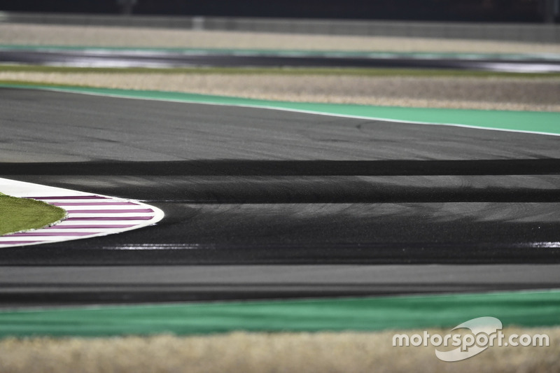 Wet track