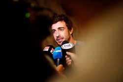 Fernando Alonso avec les médias