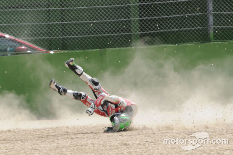 Acidente de Eugene Laverty, Milwaukee Aprilia World Superbike Team