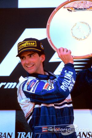 Podium: winnaar Damon Hill, Williams Renault