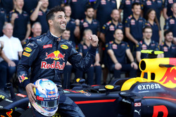 Daniel Ricciardo, Red Bull Racing at a team photograph