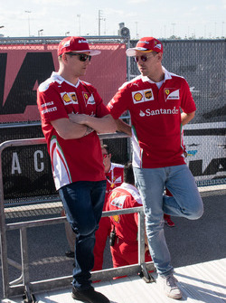 Sebastian Vettel, Ferrari; Kimi Räikkönen, Ferrari