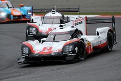 #2 Porsche Team Porsche 919 Hybrid: Timo Bernhard, Earl Bamber, Brendon Hartley