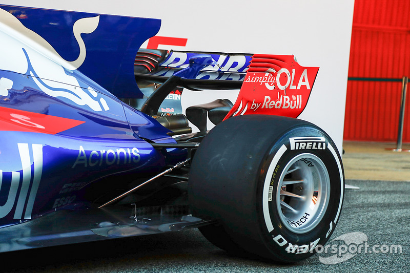 Scuderia Toro Rosso STR12 detail