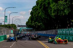 Lucas di Grassi, ABT Schaeffler Audi Sport guida il gruppo alla partenza della gara