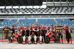 Il vincitore della gara Chaz Davies, Ducati Team, il terzo classificato Marco Melandri, Ducati Team