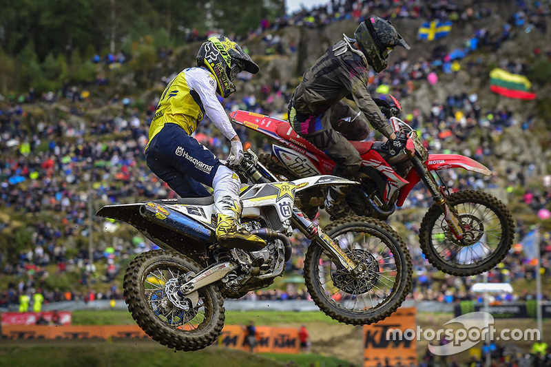 Gautier Paulin, Husqvarna; Evgeny Bobryshev, Honda HRC