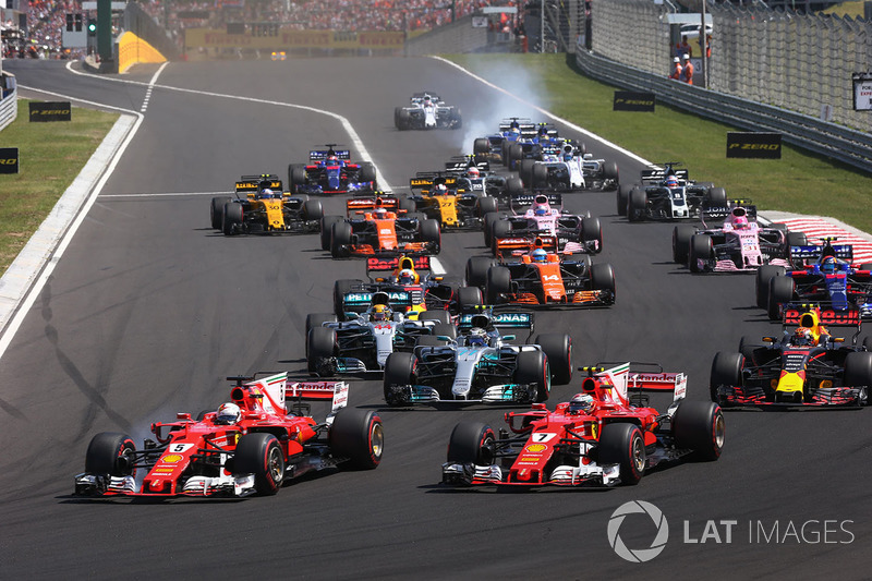 Sebastian Vettel, Ferrari SF70-H al comando alla partenza della gara