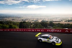 #911 Walkinshaw GT3, Porsche 911 GT3 R: Earl Bamber, Kevin Estre, Laurens Vanthoor