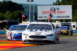 Brad Keselowski, Team Penske Ford, A.J. Allmendinger, JTG Daugherty Racing Chevrolet