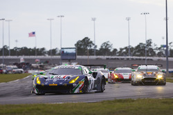 #51 Spirit of Race Ferrari 488 GT3: Peter Mann, Maurizio Mediani, Alessandro Pier Guidi, Davide Rigon