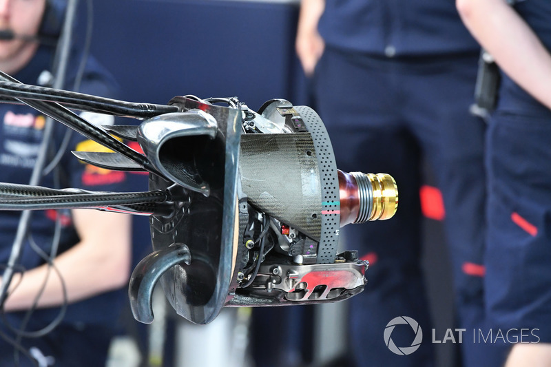 Red Bull Racing RB13 front brake and wheel hub detail