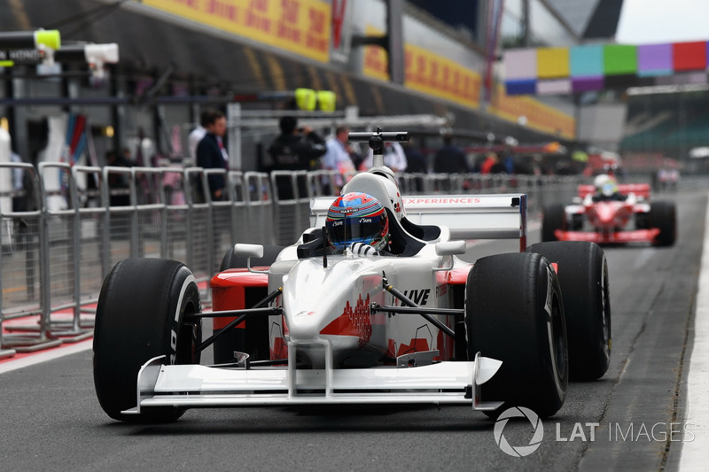 Paul di Resta, F1 Experiences 2-Seater Driver