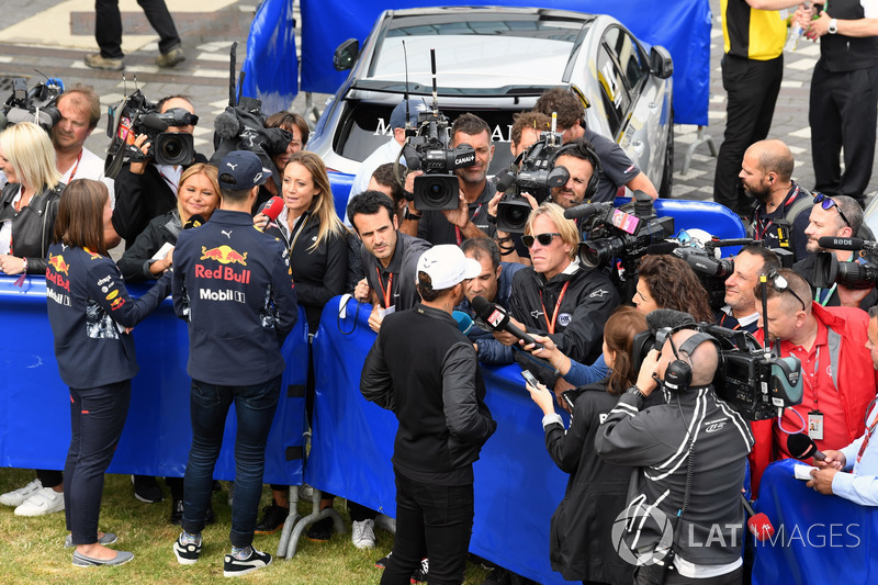 Daniel Ricciardo, Red Bull Racing and Lewis Hamilton, Mercedes AMG F1 talk, the media