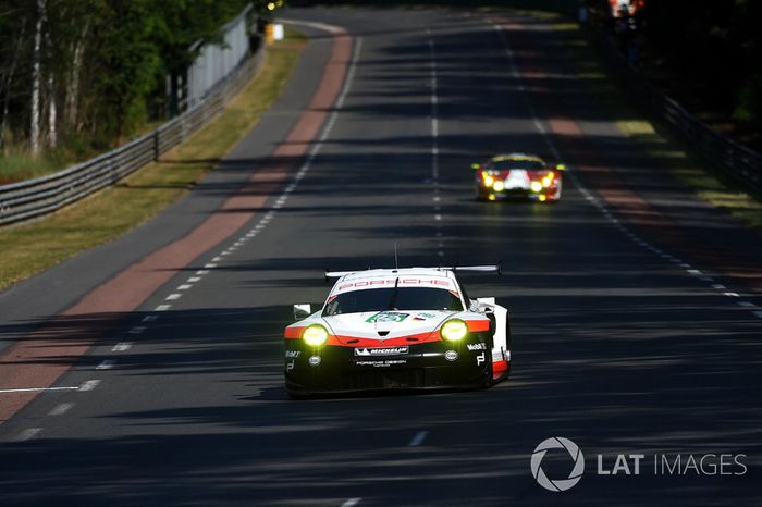 38°: #92 Porsche Team Porsche 911 RSR: Michael Christensen, Kevin Estre, Dirk Werner
