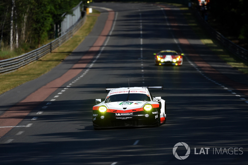 38°: #92 Porsche Team Porsche 911 RSR: Michael Christensen, Kevin Estre, Dirk Werner