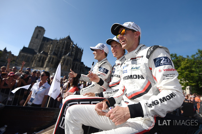Earl Bamber, Brendon Hartley, Timo Bernhard, Porsche Team