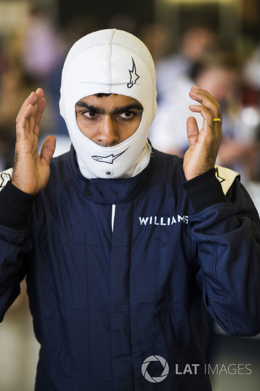 Karun Chandhok puts on a balaclava