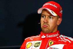 Tercero Sebastian Vettel, Ferrari, en la Conferencia de prensa