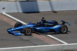 Juan Pablo Montoya, 2018 Chevrolet IndyCar'ı test ediyor