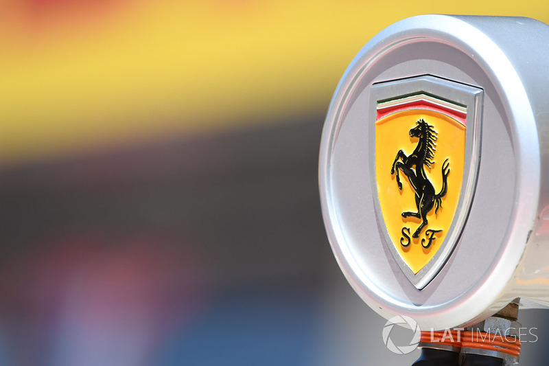Ferrari логотип