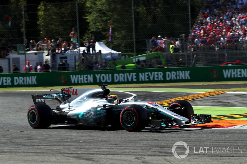 Mas Hamilton e Bottas voavam: eles abriram logo de cara uma imensa vantagem para a concorrência.
