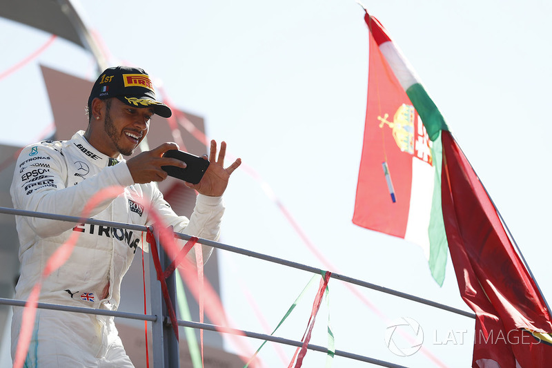 Hamilton, enfim líder! Em dia de domínio da Mercedes em Monza, inglês vence e deixa Sebastian Vettel para trás na tabela de pontos.