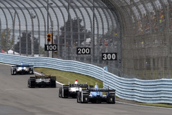 Marco Andretti, Andretti Autosport Honda, J.R. Hildebrand, Ed Carpenter Racing Chevrolet, Helio Castroneves, Team Penske Chevrolet, Scott Dixon, Chip Ganassi Racing Honda