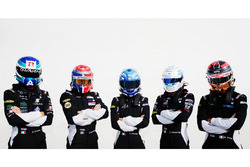 I piloti dello Scholarship Programme Porsche Italia: Alessio Rovera, Gianmarco Quaresmini, Francesca LInossi, Daniele Cazzaniga, Riccardo Pera