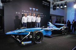 Sebastien Buemi e Nicolas Prost, Renault eDAMS con Alain Prost and Jean-Paul Driot