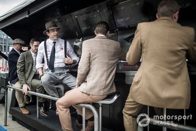 Toto Wolff, Executive Director (Business), Mercedes AMG, and the Mercedes team on the pit wall, in 1950s style outfits