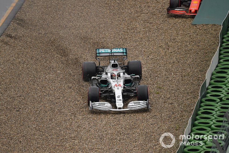 Choque de Lewis Hamilton, Mercedes AMG F1 W10 con el muro
