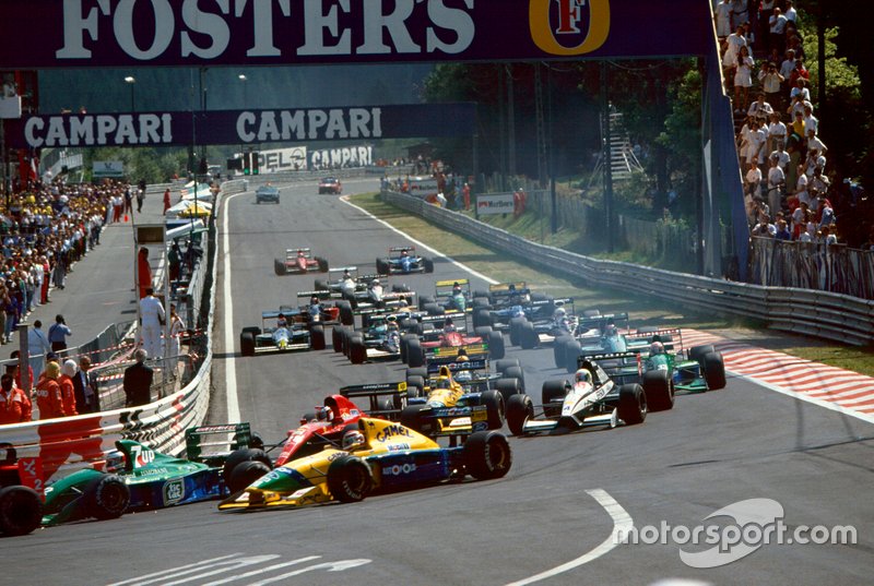 De start: Michael Schumacher, Jordan, Nelson Piquet, Benetton, Jean Alesi, Ferrari, Roberto Moreno, Benetton, Stefano Modena, Tyrrell, Pierluigi Martini, Minardi, Andrea de Cesaris, Jordan