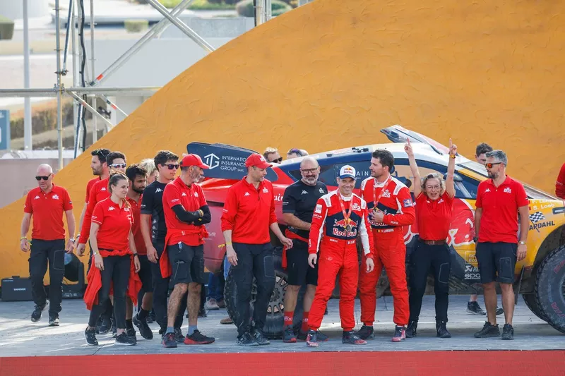 #201 Bahrain Raid Xtreme Prodrive: Sébastien Loeb, Fabian Lurquin