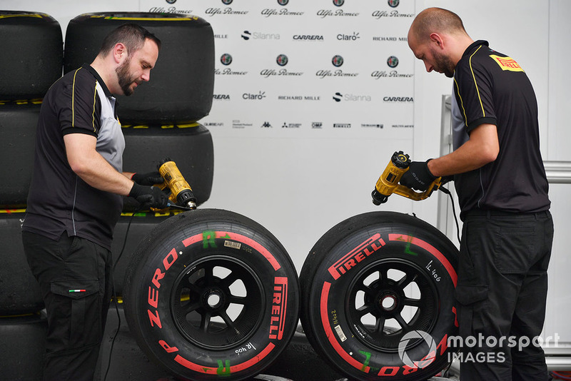 Pirelli engineers and Pirelli tyres 