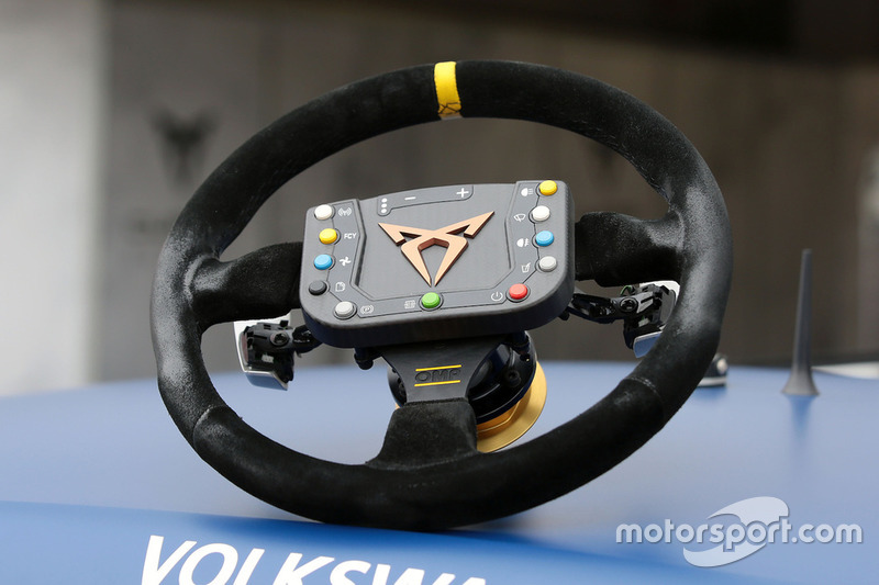 Cupra Leon TCR SEQ, volante