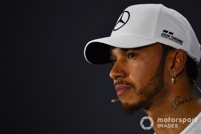 Lewis Hamilton, Mercedes AMG F1 en la conferencia de prensa