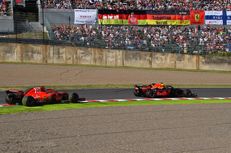 Kimi Raikkonen, Ferrari SF71H en Max Verstappen, Red Bull Racing RB14