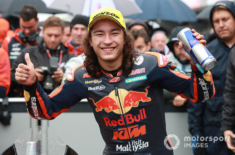 Yarış galibi Can Öncü, Red Bull KTM Ajo