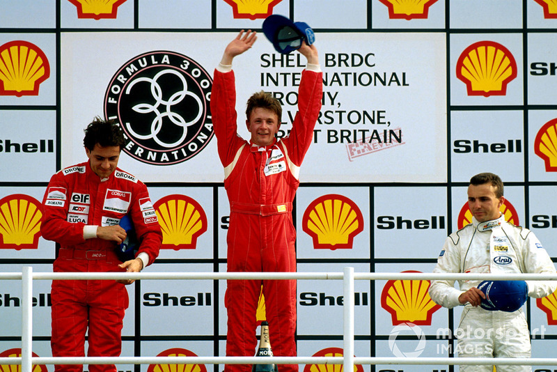 Podio: Allan McNish, ganador de la carrera, DAMS, segundo puesto Eric Comas, tercer lugar Marco Apicella